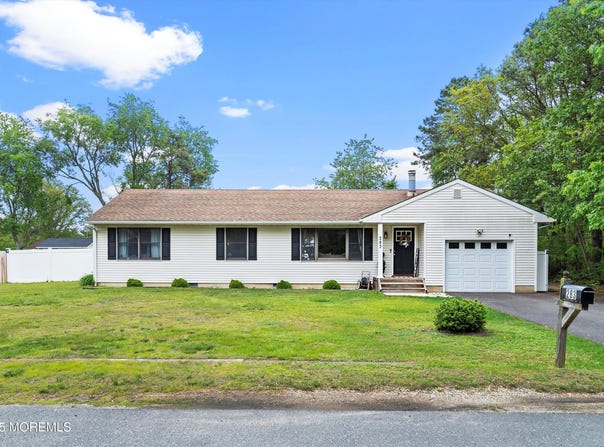 283 Woodhaven Boulevard SW, Bayville, NJ 08721