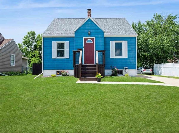 1160 Lincoln Drive, Marion, IA 52302
