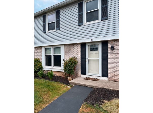 24 Springwood Drive, Webster, NY 14580