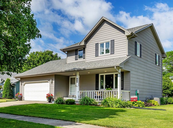 555 NE Maple Avenue, Earlham, IA 50072