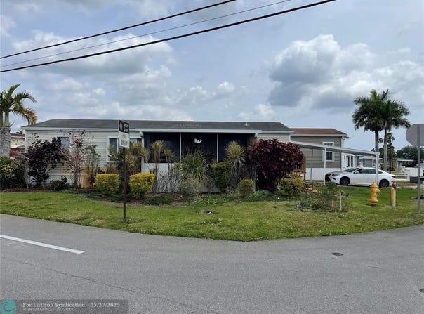 8591 SW 22nd Ct, Davie, FL 33324