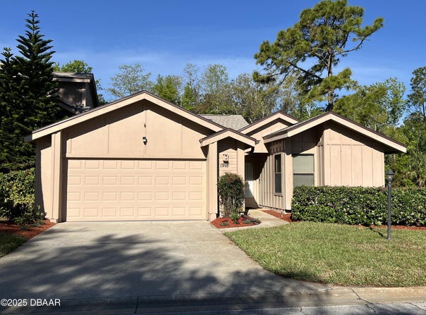 1918 Whisperwood Way, Port Orange, FL 32128
