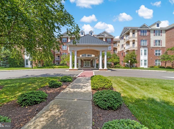 1104 COLTS CIRCLE, LAWRENCEVILLE, NJ 08648