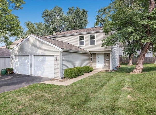 8636 W 108TH Place, Overland Park, KS 66210