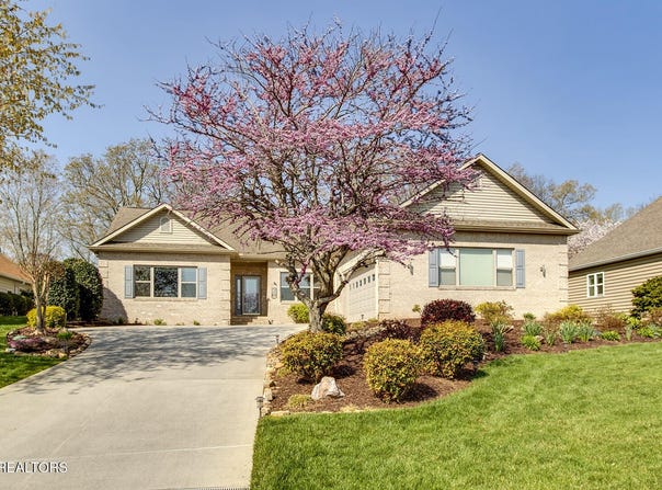 220 Tuhdegwa Lane, Loudon, TN 37774