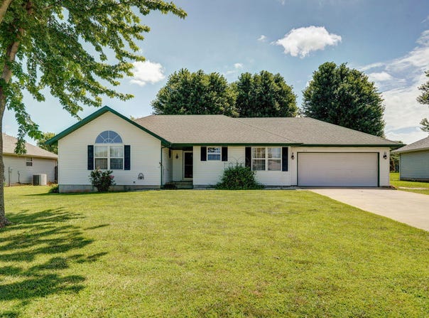 204 Arrowhead Road, Willard, MO 65781