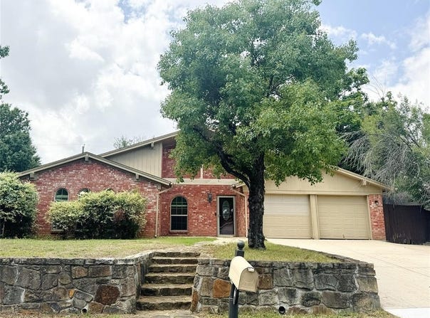 7804 DANIEL Drive, North Richland Hills, TX 76182