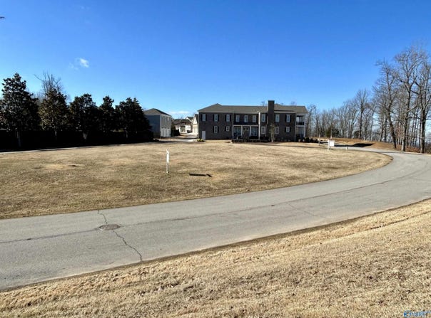 150 Ledge View Drive, Huntsville, AL 35802
