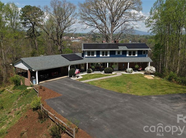 56 E Glenview Street, Marion, NC 28752