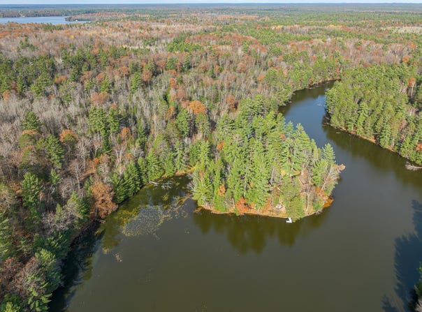 1543- 4 DAM RD, Three Lakes, WI 54562