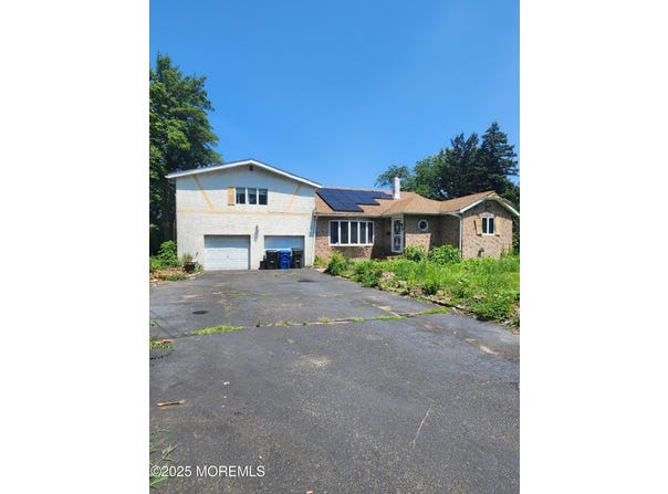 3 Roberta Drive, Middletown, NJ 07748