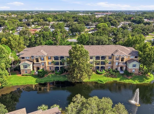 10209 COURTNEY PALMS Boulevard, TAMPA, FL 33619