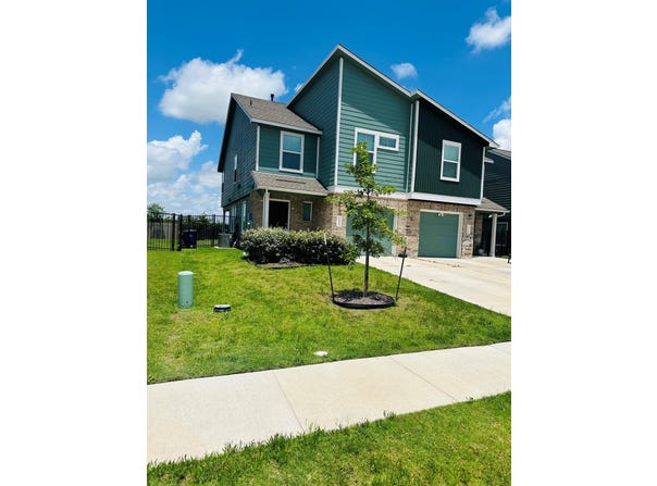 7204 Sparkling Light Dr, Del Valle, TX 78617