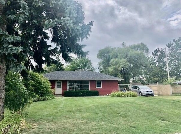 2701 Rapids Dr, Racine, WI 53404