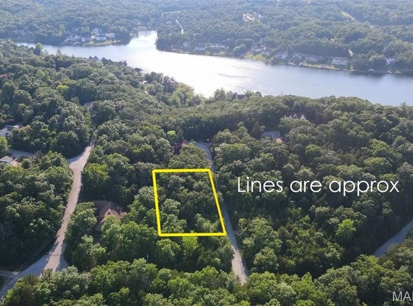 5204-5206 Tree Crest Drive, Hillsboro, MO 63050