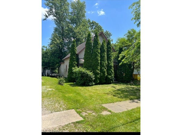 145 Howard Street, Bellevue, OH 44811