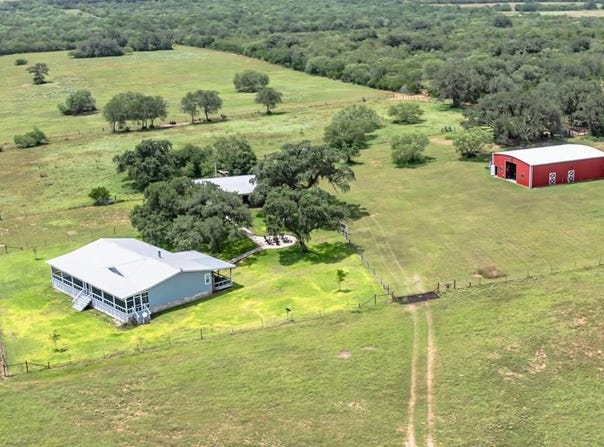 3737 CR 306, Beeville, TX 78102