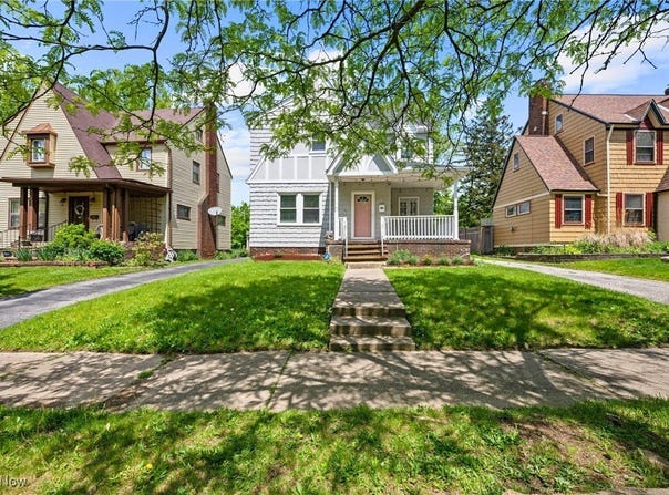 1047 Hillstone Road, Cleveland Heights, OH 44121