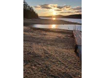 28 pine pl, Hadley, NY 12835