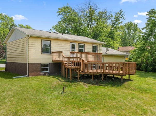 7318 Marshall Place, Merrillville, IN 46410