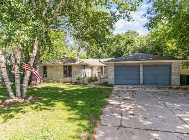 2458 WEST POINT Road, GREEN BAY, WI 54304-1443
