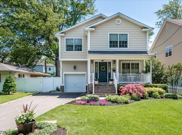 22 Kentnor St, Metuchen Boro, NJ 08840-2205