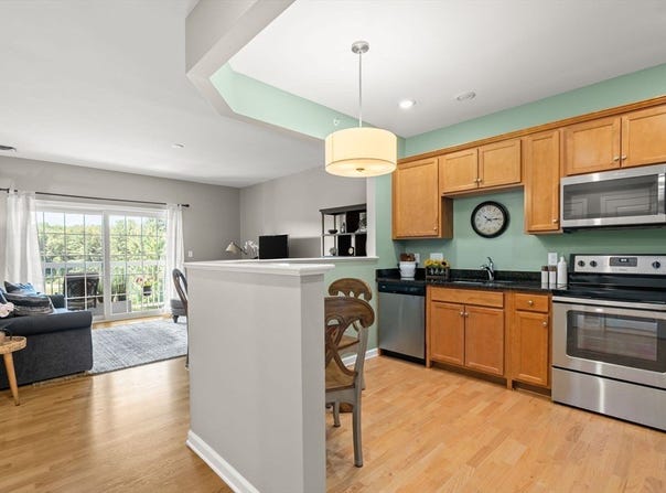 36 Abigail Way, Reading, MA 01867