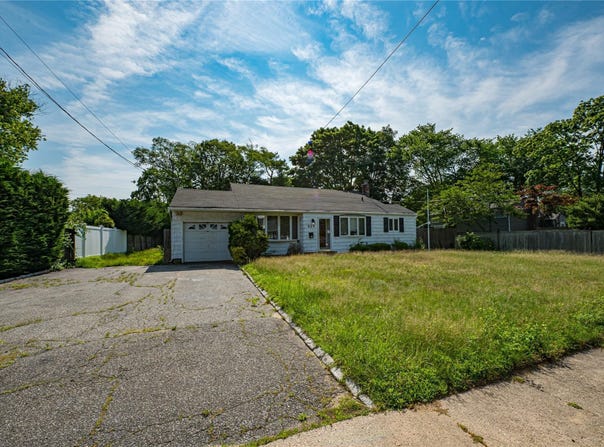 939 Thompson Drive, Bay Shore, NY 11706