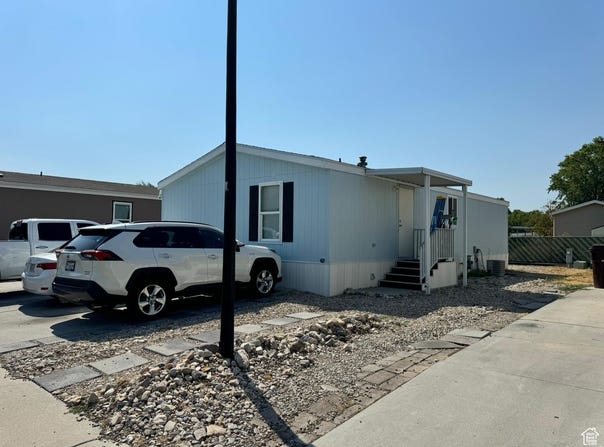 1195 W RIVER BANK S, Salt Lake City, UT 84116