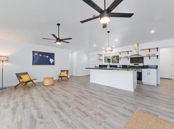 99-2016 PUKEAWE CIR, Volcano, HI 96785