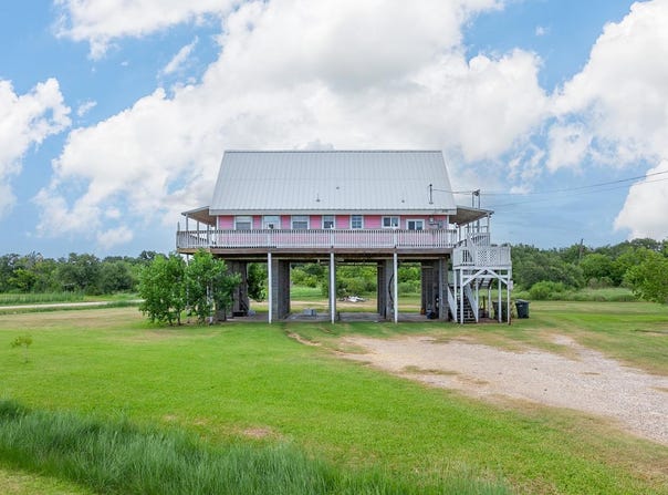 7526 3rd Avenue, Sabine Pass, TX 77640