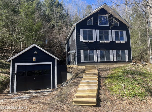 105 McNamee, Canaan, NY 12029