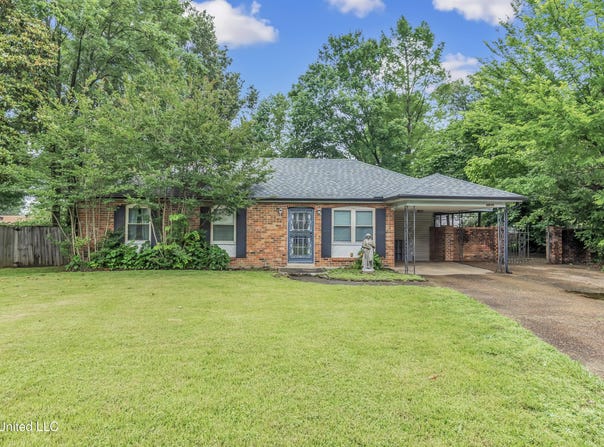 6830 Embassy Circle, Horn Lake, MS 38637