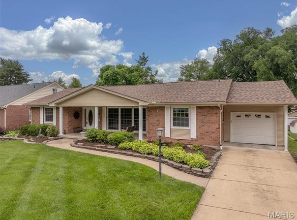 1726 Sibley Street, St Charles, MO 63301