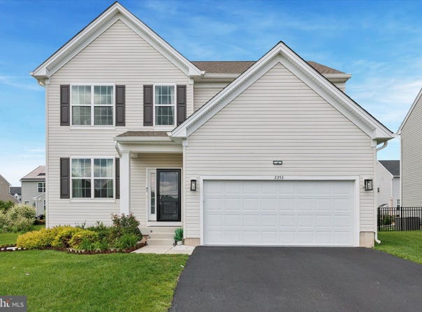 2353 TWIN LAKES DRIVE, QUAKERTOWN, PA 18951