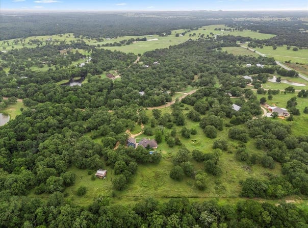 1109 Sherrill LN, Lexington, TX 78947