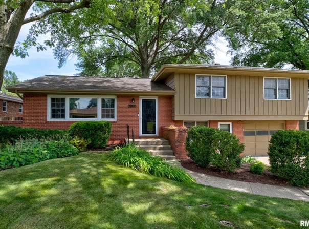 6118 N KNOLL AIRE Drive, Peoria, IL 61614
