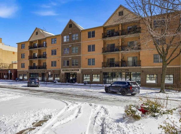 332 S Linn St, IowaCity, IA 52240