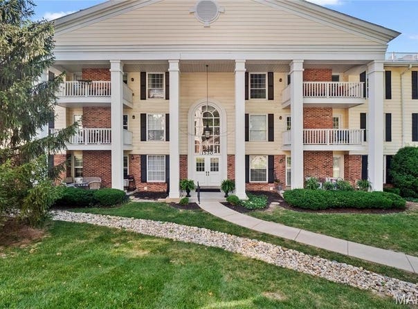 1530 Bedford Forge Court, Chesterfield, MO 63017