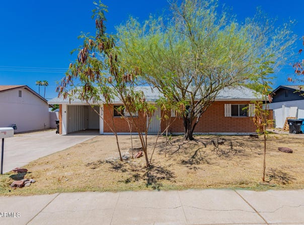 2112 W DAHLIA Drive, Phoenix, AZ 85029