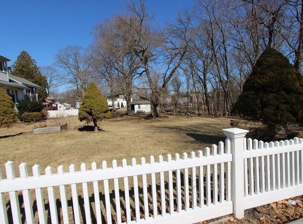 25 Crawford St, Worcester, MA 01604