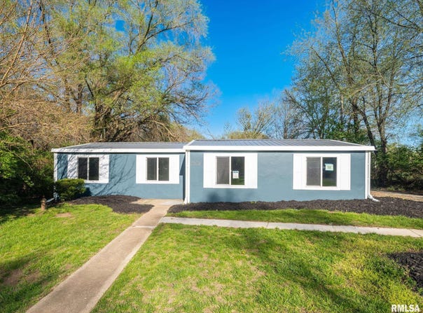13752 2ND Avenue, Pekin, IL 61554