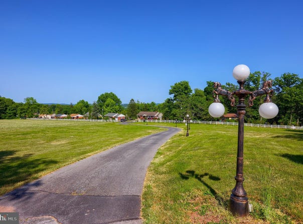310 MAIL ROUTE, SINKING SPRING, PA 19608