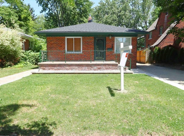320 Esplanade, Mount Clemens, MI 48043