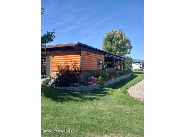 32 Bogie Lane, Blanchard, ID 83804