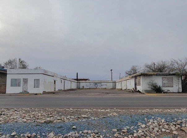 1422 W 2nd St, Roswell, NM 88201