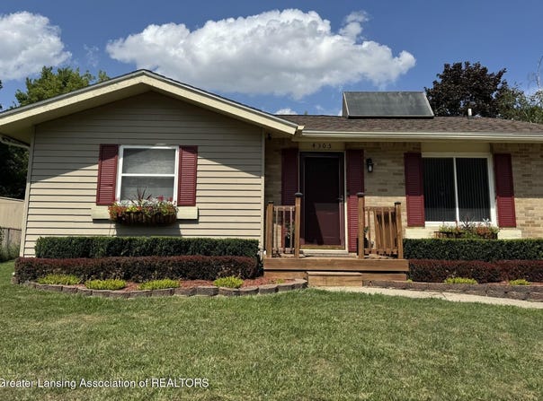 4305 Old Castle Circle, Lansing, MI 48911