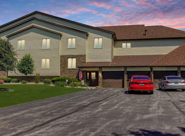 5065 Spinnaker Lane, Crown Point, IN 46307