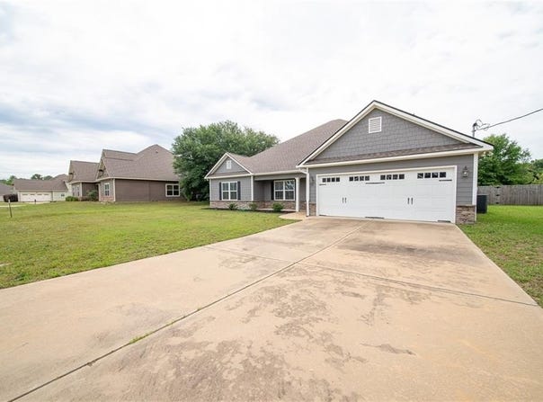 16 Maxwell Drive, Fort Mitchell, AL 36856