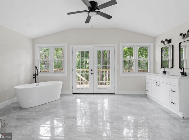 22 TECUMSEH TRAIL, BROWNS MILLS, NJ 08015